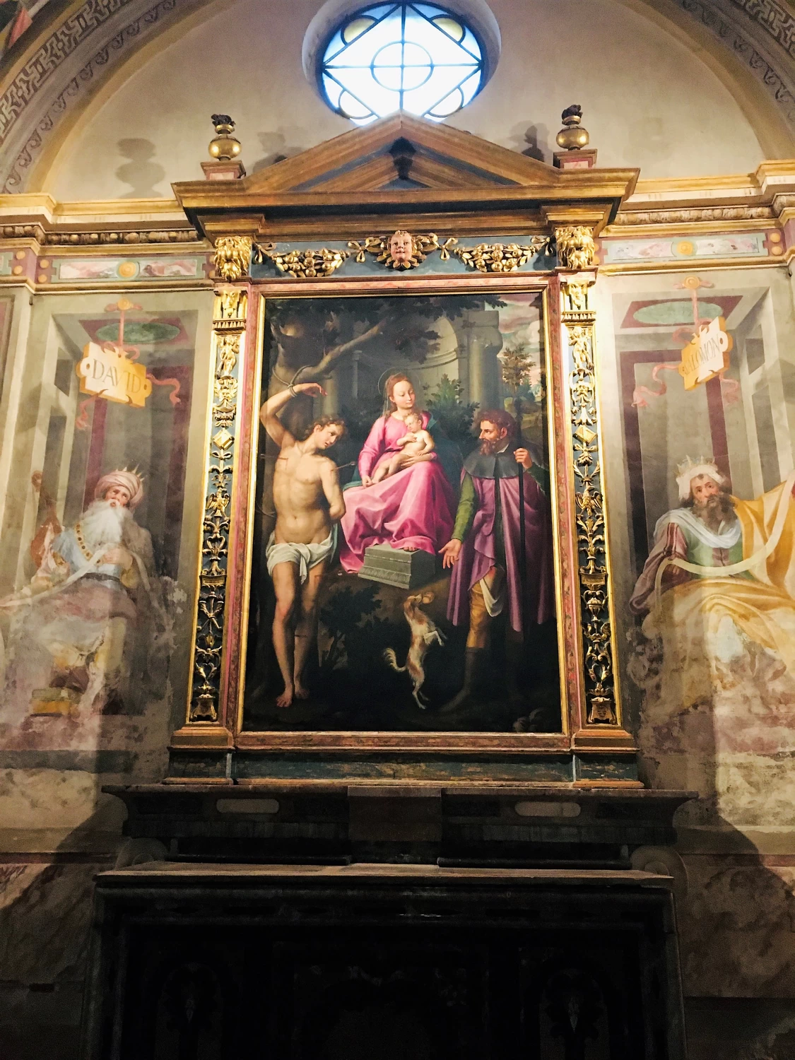 Vergine tra i Santi Rocco e Sebastiano (1601) - Pavia, Basilica di San Michele